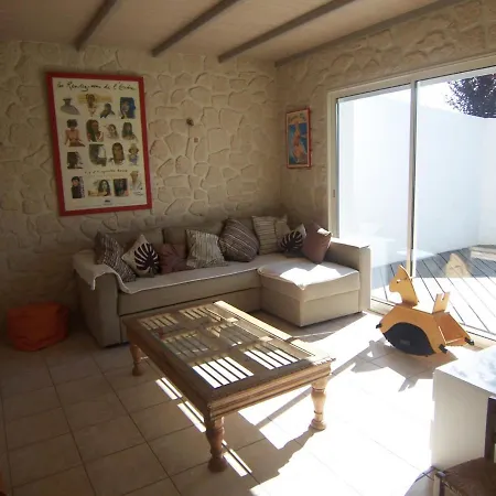 Dom wakacyjny Maison Spacieuse Avec Piscine Privative, Terrasse Et Jardin Pres Des Sables-d'olonne - Fr-1-197-297 *